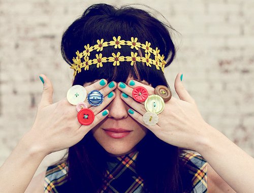 buttons-fashion-hair-nails-photography-Favim_com-188817